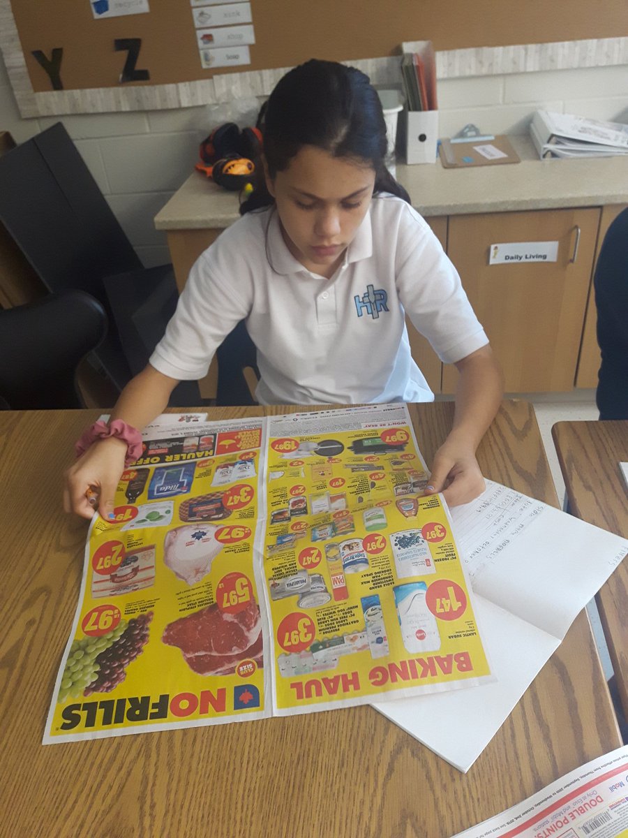 MissJFernandes's tweet image. Learning how to extract important information from flyers! @HolyRosaryM #WeAreHRM #FunctionalLiteracy #FunctionalNumeracy