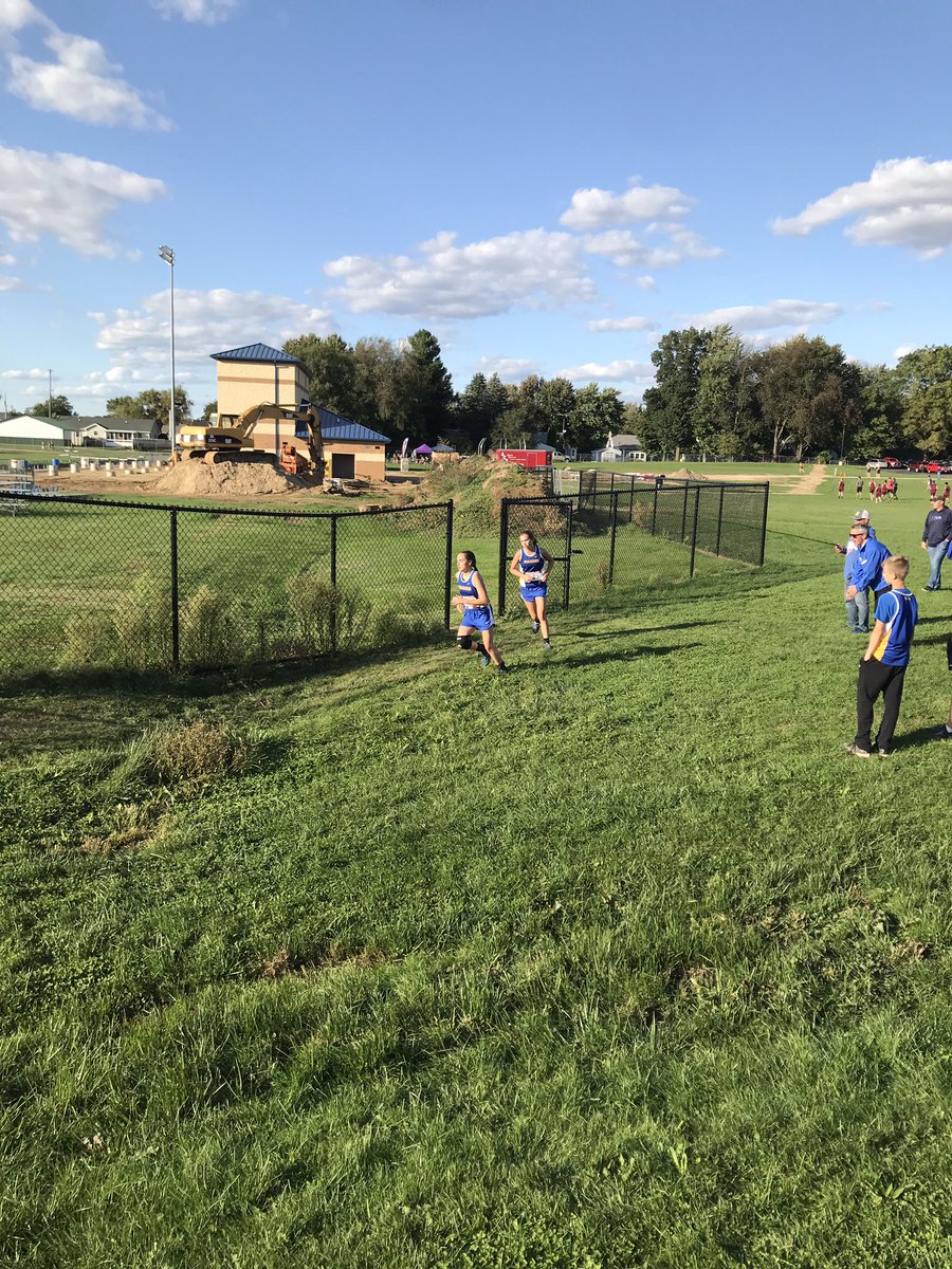 NwhiteleyNick's tweet photo. Great evening for cross country.  Nice work ladies. @Trojans_Madison #closerlook https://t.co/qNHTw0S6OO