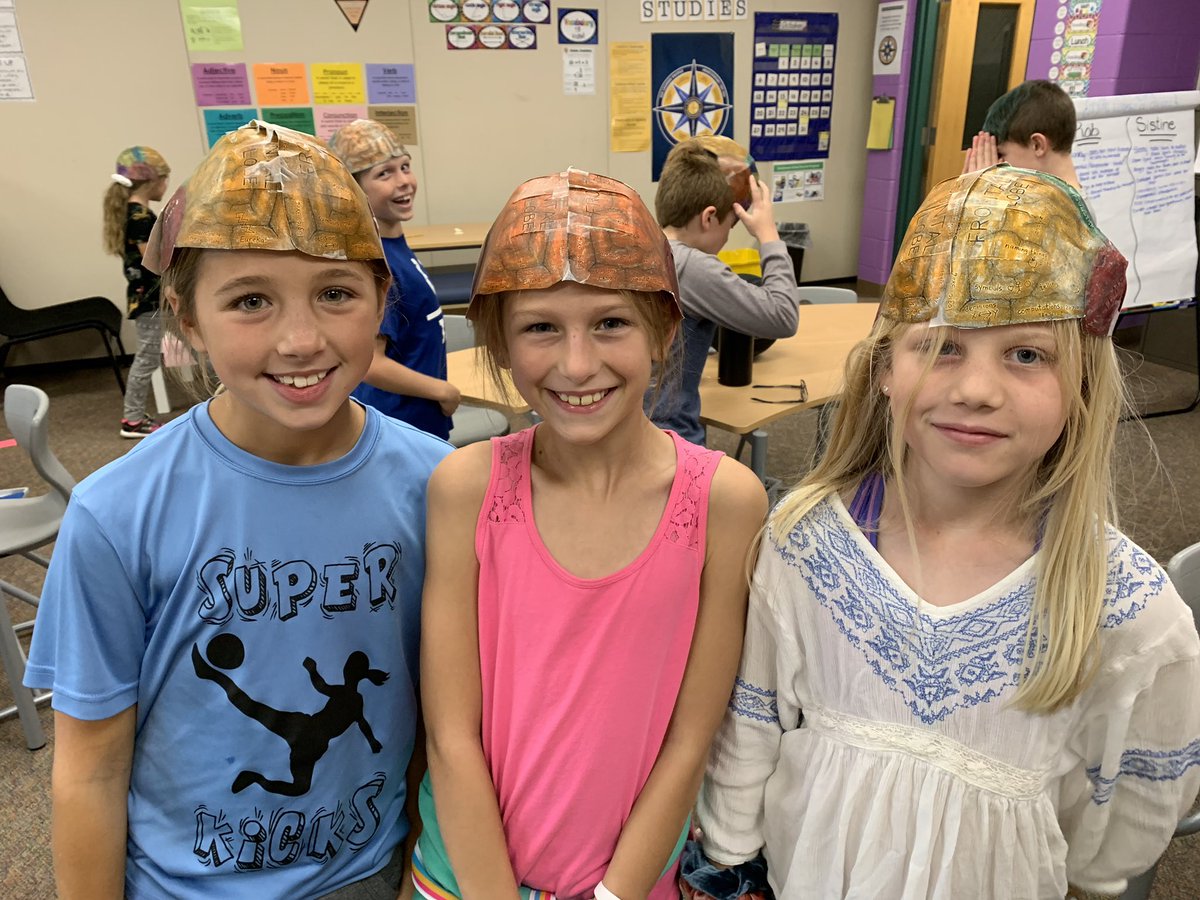 MrsPeetsTweets's tweet photo. Great day exploring the parts of the brain with our brain hats today! #heritagelearn https://t.co/FuQkI6goLd