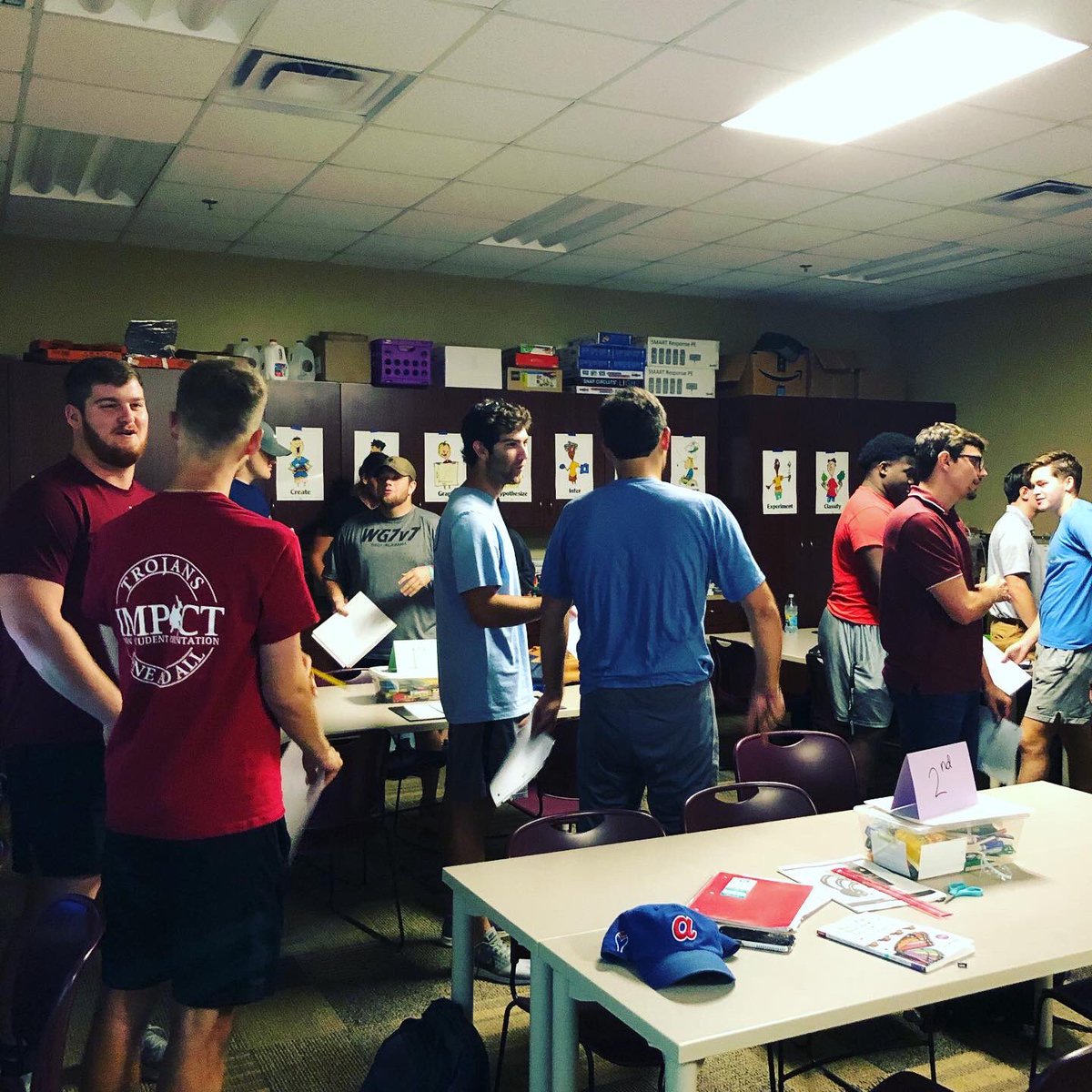 KFR_MathEd's tweet photo. #elevatorspeeches in Intro to Ed! We are practicing for mock interviews. #teacherprep #teachered https://t.co/JTxmfb0Cls
