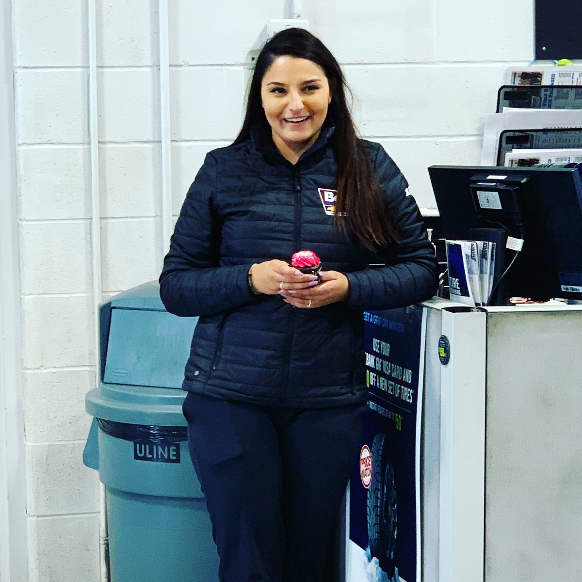 Help us wish Tosha from our CSN Collision Centre a very Happy Birthday 🥳! Hope you had a fabulous day! #HappyBirthday #BirthdayGirl #BeanBirthday #CSN #FunAtBeans #BeanCars