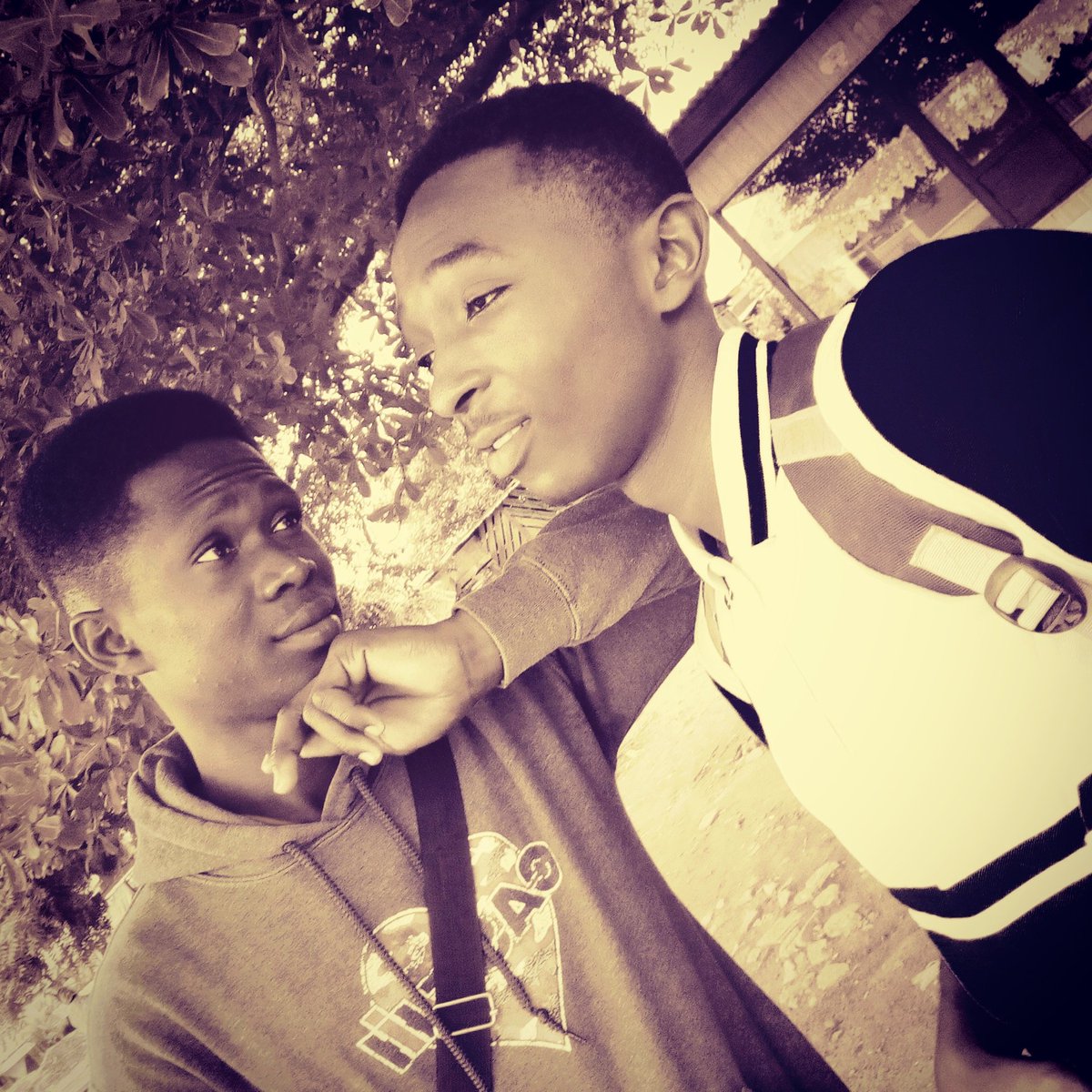 guyguy_k tweet picture
