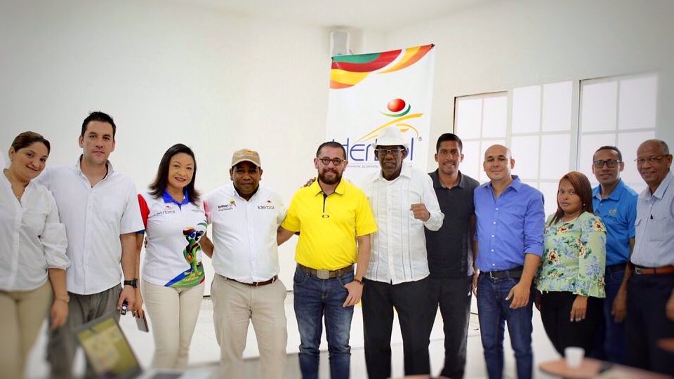 MinDeporteCol's tweet photo. 🇨🇴➡️Continuamos trabajando por la reserva deportiva del país⬅️🇨🇴
Estamos en #Cartagena con nuestro equipo técnico socializando la metodología de trabajo del proyecto #CENDER, que llega este año con boxeo 🥊 al departamento del Bolívar. https://t.co/WxWFuICQXj