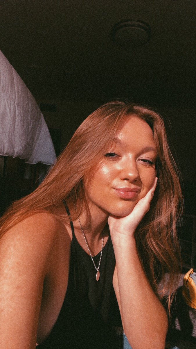 hhayleyhackett's tweet photo. sun kissed 🔆 https://t.co/WHtXGmA7BJ
