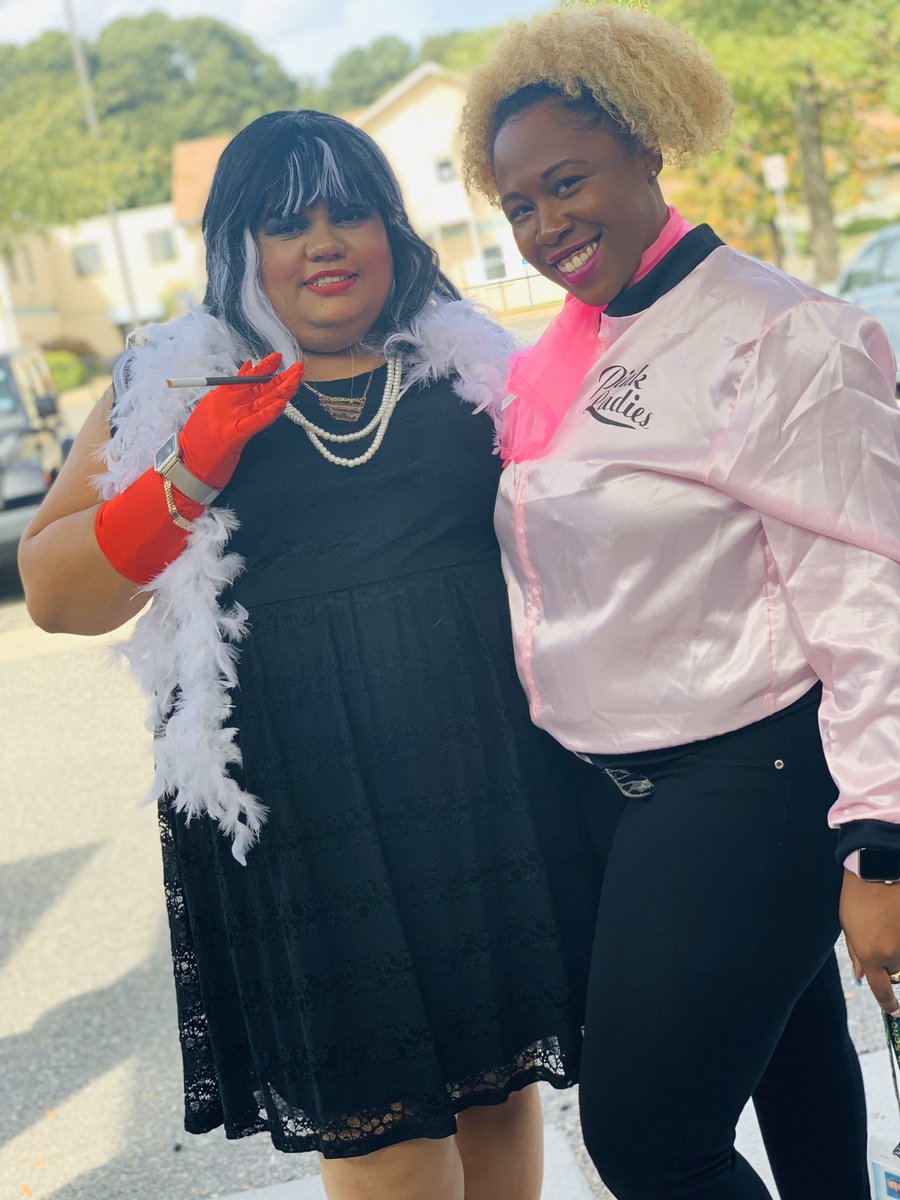 GeeAP721's tweet photo. Welcome to Hollywood, Movie Mayhem at BHS! The staff showing their school spirit! #bhshoco19 #MovieMonday @BHSOfficialHCS #WeAreHCS @TeachisLyfe https://t.co/ljdNJ2GitH