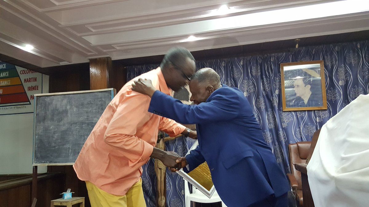 AkoualaTemple's tweet photo. Aksanti sana mzee #Masudi https://t.co/qX55QOylEx