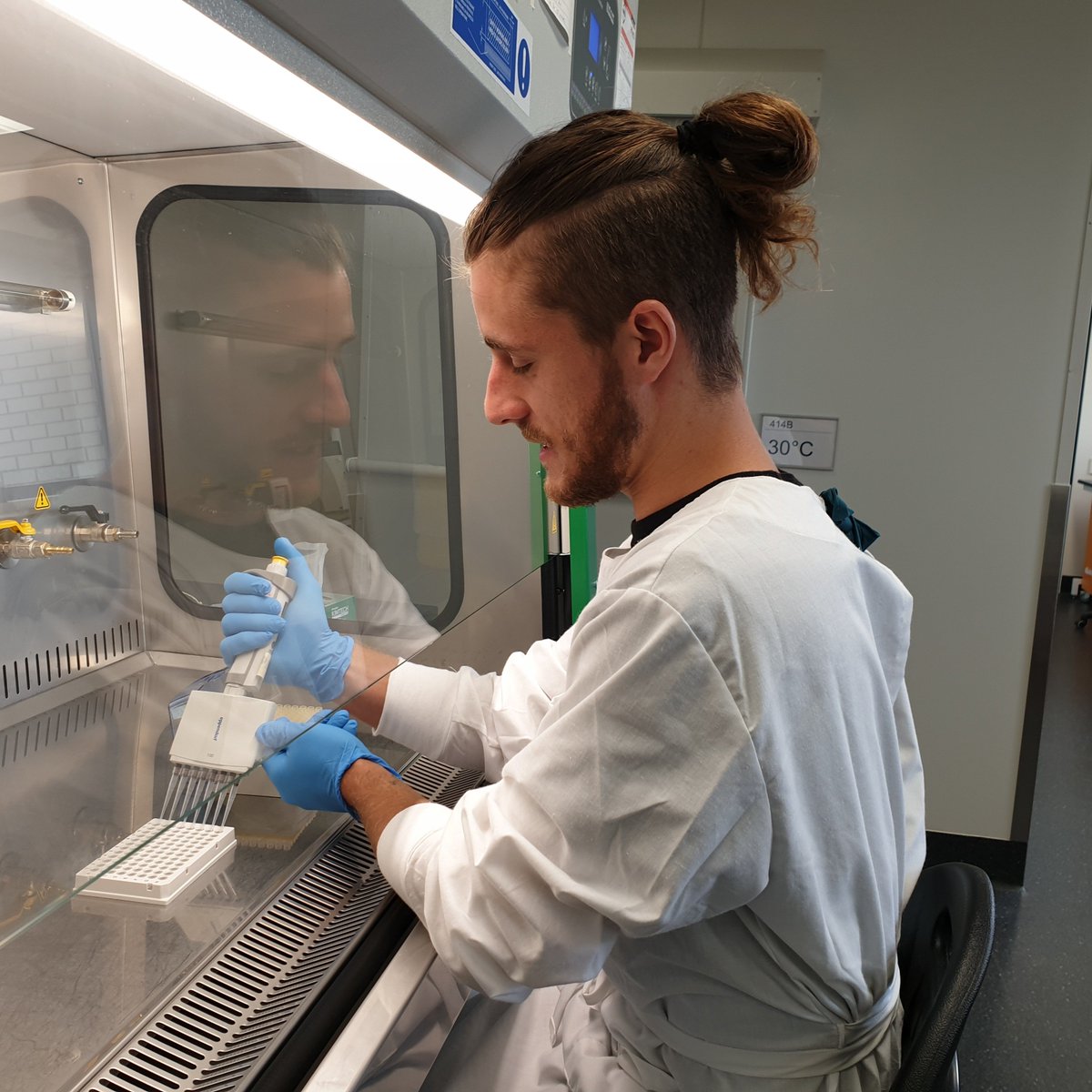 MAPP_latrobe's tweet photo. PhD candidate @Joshvido (@FranksMicrolab) was awarded a $5000 top up scholarship from SkyRail Rainforest Foundation to work on developing targeted conservation techniques to allow us to mitigate #climatechange negative effects and regenerate tropical rainforests! 

@latrobe https://t.co/eyszPn4W9B