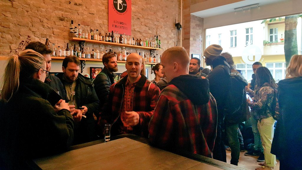 Baerbucha's tweet photo. It was a full house in our Kombucha Cafė on the second day of the Kombucha Summit 😃🥂
#kombucha #ersterberlinerkombucha #kombuchaberlin #premiumkombucha #booch #fermentedinberlin #berlinkombucha https://t.co/u8vW2OEtZ6