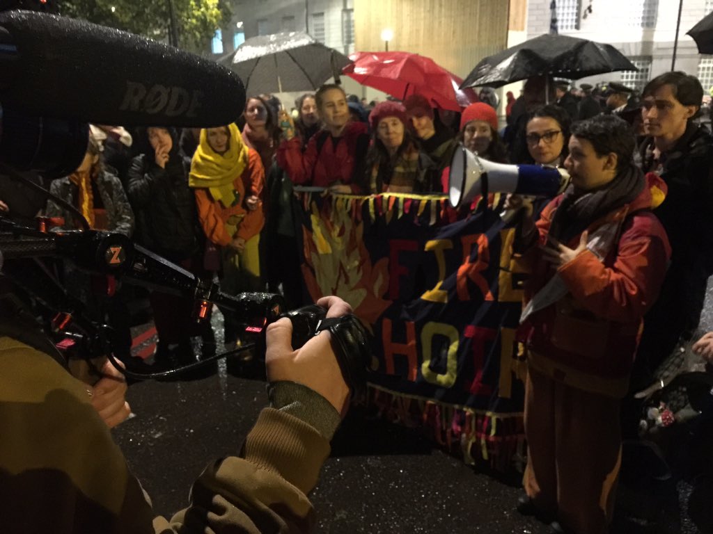 Sam Lee - He/Hymn 🌈 (@samleesong) on Twitter photo The incredible <a href="/firechoiruk/">Fire Choir</a> smashed it today at Extinction Rebellion. Firstly singing to the last lockon being surgicaly removed from the scaffold at Lambeth Bridge. Chanting on the final retreat then taking the music to the Bristol site outside the <a href="/ukhomeoffice/">Home Office</a> #singthechange The incredible <a href="/firechoiruk/">Fire Choir</a> smashed it today at Extinction Rebellion. Firstly singing to the last lockon being surgicaly removed from the scaffold at Lambeth Bridge. Chanting on the final retreat then taking the music to the Bristol site outside the <a href="/ukhomeoffice/">Home Office</a> #singthechange