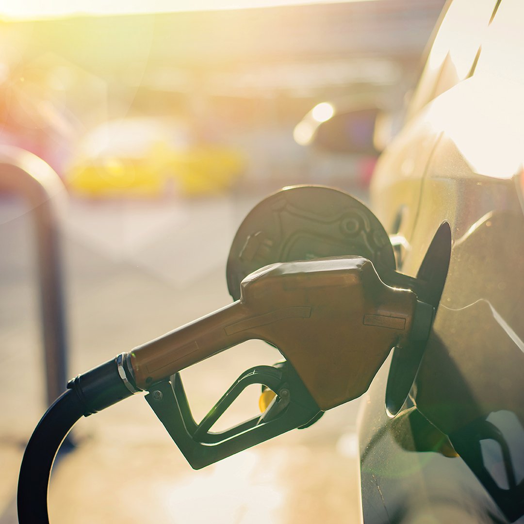 LLumarFilms_SA's tweet image. When filling up, it is important to ensure that no fuel overflows. Fuel can damage your vehicle's paint if left unchecked. LLumar's Paint Protection film (PPF) will keep your vehicle's paint safe from harm although it is advisable to still wipe away any spills. #llumarPPF #PPF