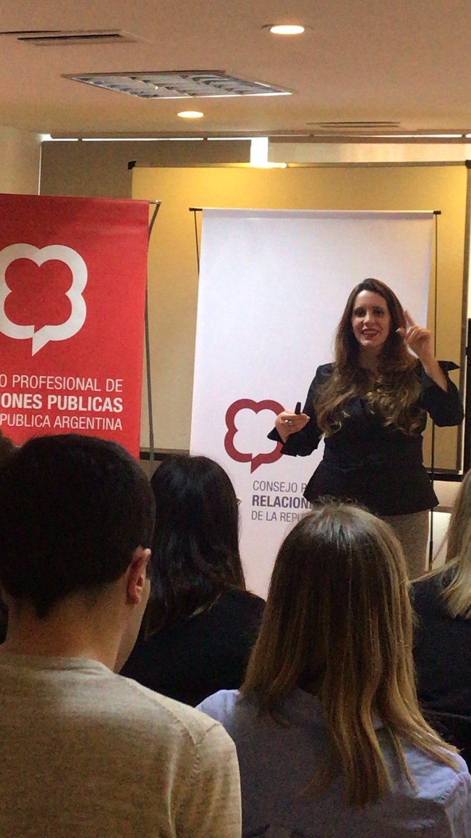 ConsejoRRPP's tweet photo. En la charla de Marca Personal @mcquesada #SociodelSocio #EleccionPR https://t.co/74NJY4DD4r
