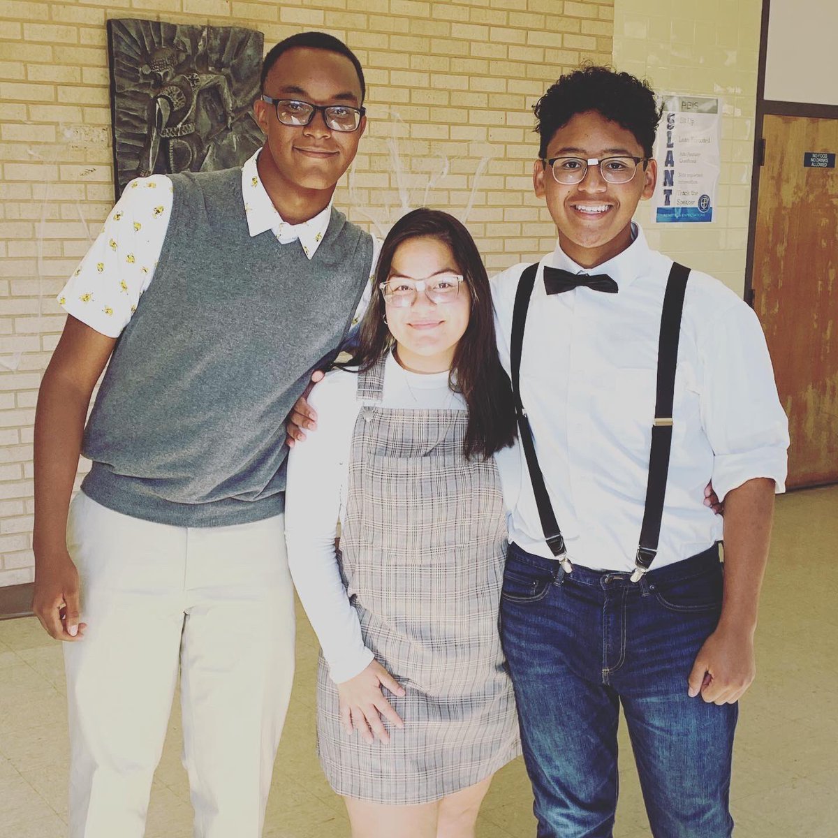 EstacadoHS's tweet photo. It was Nerd vs Jock day! Thanks to all who participated! #EHShomecoming #matadorhomecoming #MatPride https://t.co/PtQLKlx3DF