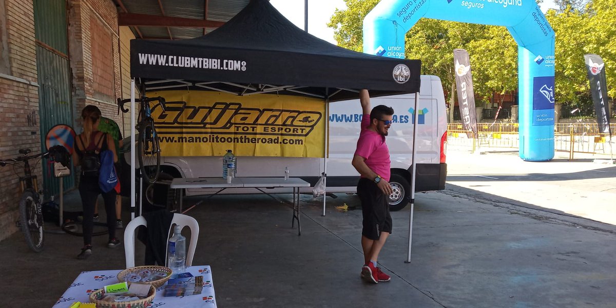 Gracias a Guijarro Tot Esport Ibi por su ayuda en la carrera, ofreciendo taller en meta para que las bicis de nuestros duatletas estuvieran perfectas, y como bici de control acompañando a los participantes por todo el recorrido.

Gran trabajo, Xampi! 😄🚵‍♂️🚵‍♂️🚵‍♂️👍🏼👏🏼👏🏼👏🏼