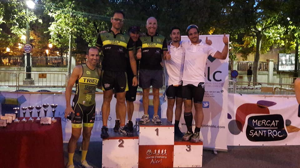 DuCrossAlcoy's tweet photo. Podium Equipos
1. Mandarache Cartagena
2. TriElx
3. Triatlón Estadio Alicante https://t.co/0xd5dYTVAK