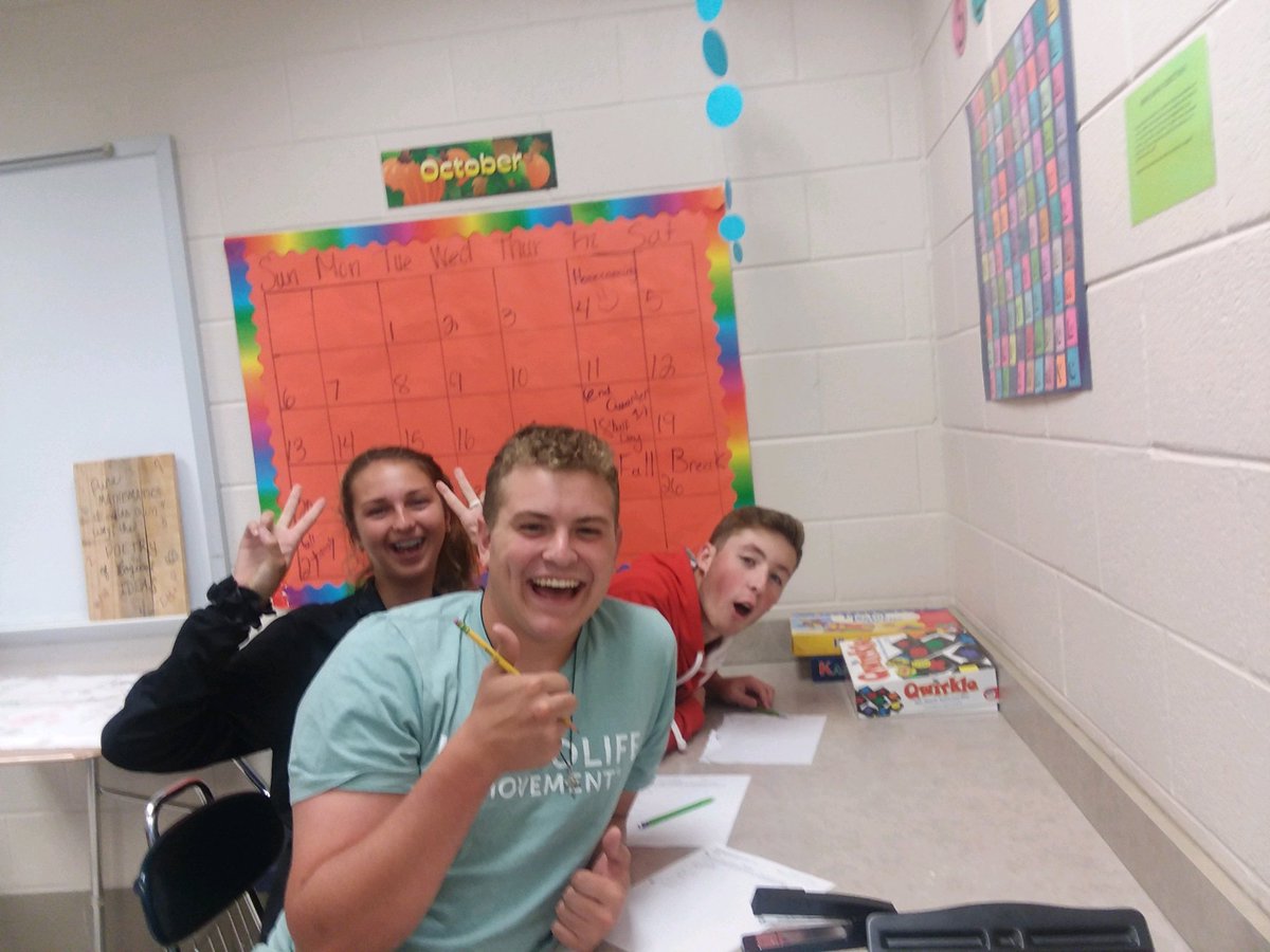 JulieHaskin4's tweet photo. Nothing makes me happier than to see students take time in class to work on extra credit! LOVE the smiles!! I'm blessed with such great students!! @bsa1968 #BECohort1 https://t.co/FYWZcgCfEF