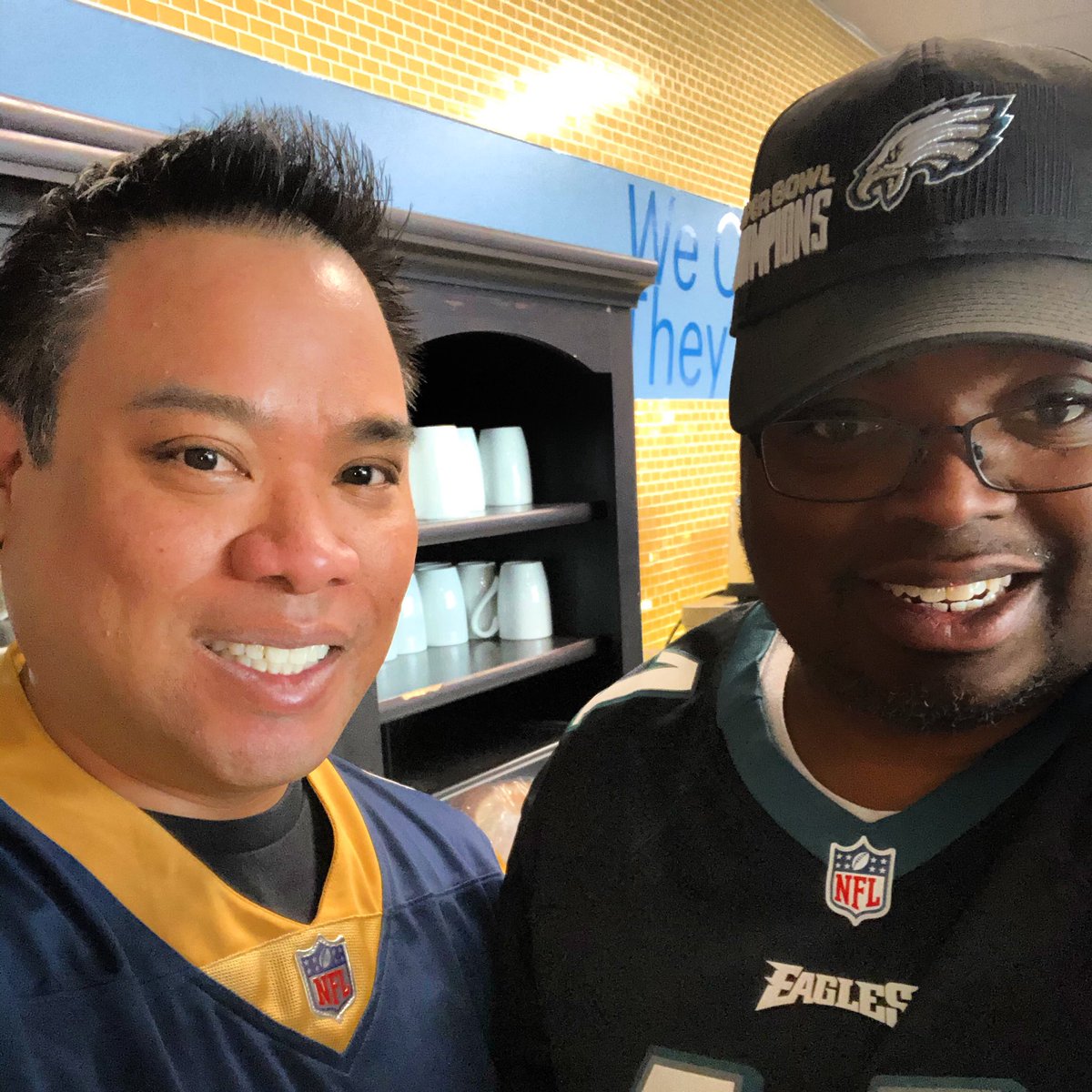 UltObserver's tweet image. Monday Night Football Magic happening at work. Cleveland Browns vs San Francisco 49ers!  Hyatt Regency Santa Clara Game Day is Underway!!