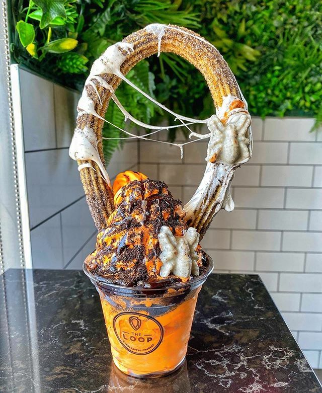 IceCreamAdventu's tweet photo. Spooky Enuff for u?!
.
.
#Repost @theloopchurros
・・・
🕷NEW ITEMS ON THE MENU🕷
We are launching 2️⃣ NEW items today for the month of October 🎃 The Spooky Loop Churro is a combination of Oreo, marshmallow webbing, with a chocolate spider. Get it chi… https://t.co/CBP7QGmGyx https://t.co/xJ6FoFkPJ7