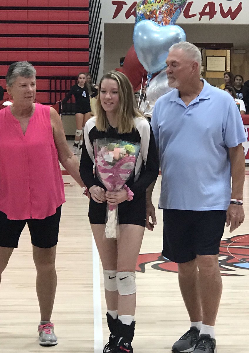 LeahLightsey's tweet photo. My senior volleyball players. Congratulations Leigha and Sydney! https://t.co/iQvUCiFM5c
