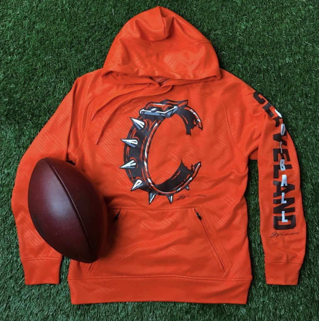 GVartwork's tweet image. Monday Night Kickoff is getting close! And it’s a big one! 

Time for a giveaway!! 

RT, follow us and guess the final score below to win a $30 GV gift card to shop from the best Apparel in the Land and pick up one of our brand new hoodies!