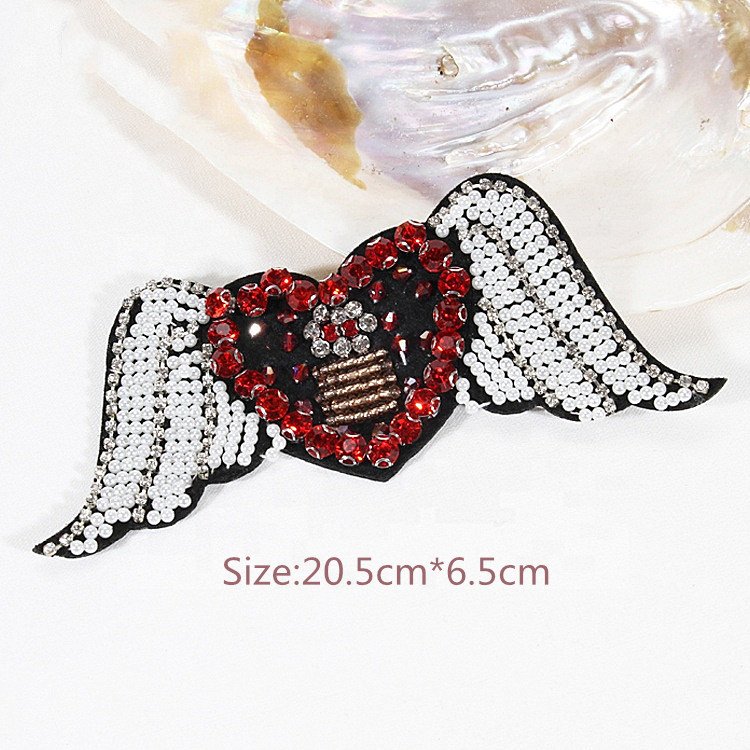 GzKavatar's tweet image. #dailyrecommendation Crystal rhinestone heart shape patches for children wears, hats, garments accessories. #heartpatch #rhinestonepatches #crystalpatches