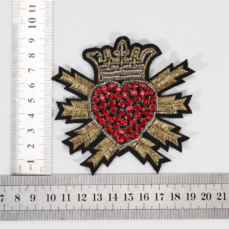 GzKavatar's tweet image. #dailyrecommendation Crystal rhinestone heart shape patches for children wears, hats, garments accessories. #heartpatch #rhinestonepatches #crystalpatches