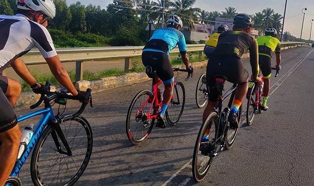 bikeyvenky's tweet photo. Dussera ride with these boys on OMR. Peaceful ride with coffee and breakfast at Vishnu Bhavan! Now on to the festival food! ;)
.
#SpectrumRacing #bvcoaching #strongerfaster #Chapter2Bikes #Chapter2India #theroadslesstravelled #biking #fastandupfitsquad #cycling #fastandupin… https://t.co/P62yWu4EuO