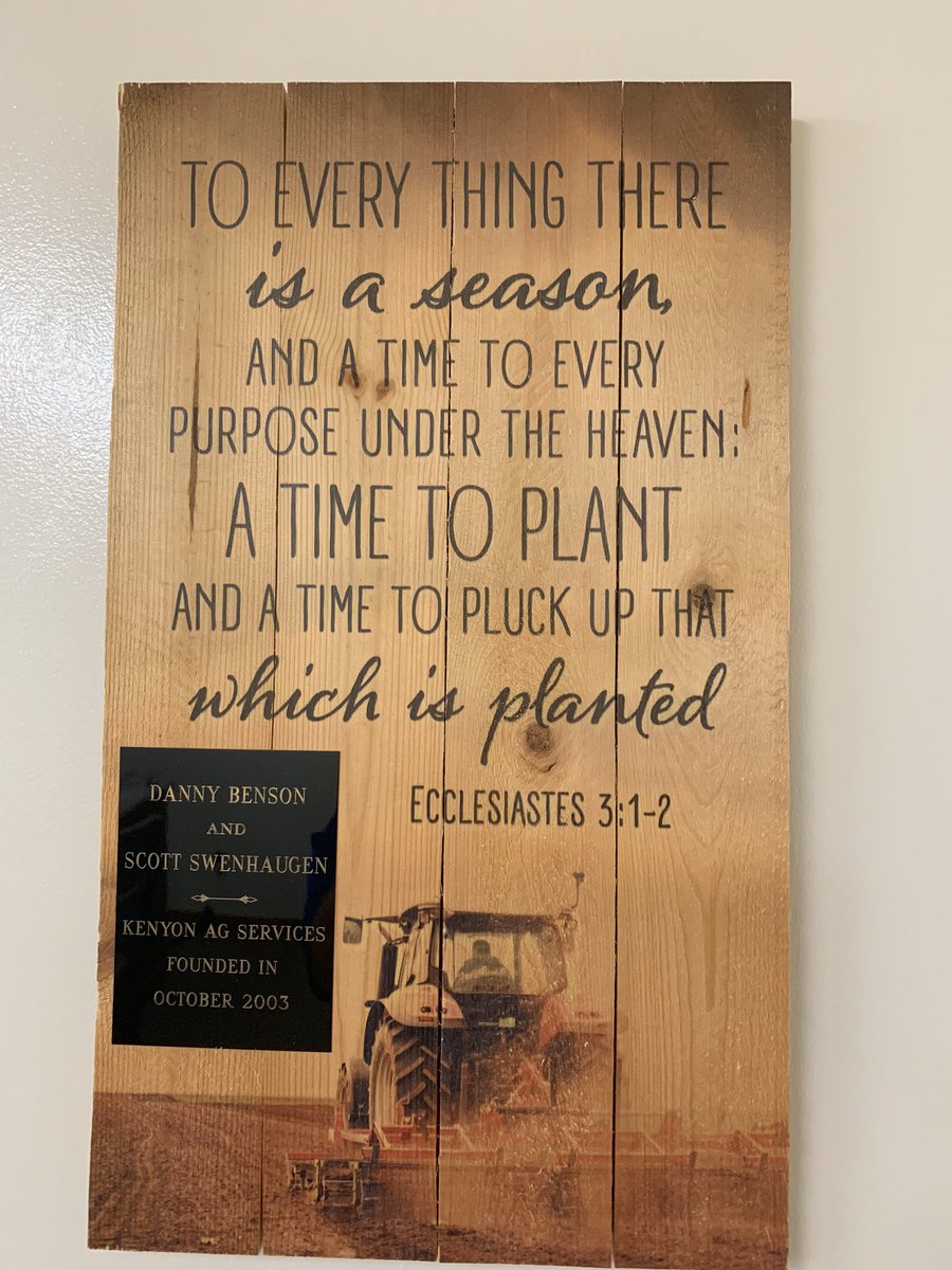 AhlbrechtBill's tweet photo. Lots of stress to rush this fall because of the calendar!  Please everyone think twice and be safe on the roads, in the fields and at your favorite elevators. So many of you and us have families to come home safe to.  Ecclesiastes 3:1-2. https://t.co/FWXtJOCGks