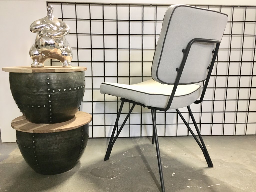 meblownia's tweet photo. Kto chce posiedzieć wygodnie ręka w górę! Odpowiednia pianka, dobry materiał no i ten design... nic dodać nic ująć 🤩
#meblownianet #mebleprawdziwe 

https://t.co/R38uE4MkMe https://t.co/Ohhb0K0fHo