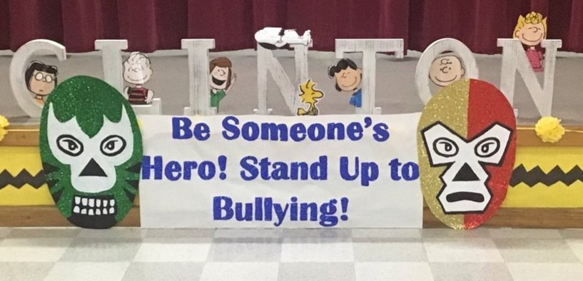 clintoncoyotes's tweet photo. Luchadores Al Cruz, Jr., Arkangel and Payasin present "Lunchando Contra Bullying" today. @lajoyaisd  #stopbullying #BullyingPreventionMonth https://t.co/a5dsMulcj4