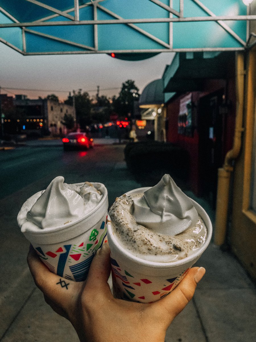 A big welcome back to everyone’s fall favorites! Pumpkin pie and Apple Pie spinners are back for the season! And introducing October’s spinner of the month: Chocolate Dipped Pumpkin 🎃