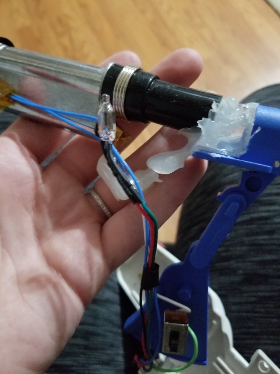 emma_hud's tweet photo. If the glue stick is smaller than recommended and would logically still fit in the gun... does not mean it should... #craftfail #gluegun #backfire https://t.co/vH1BeSVmCF