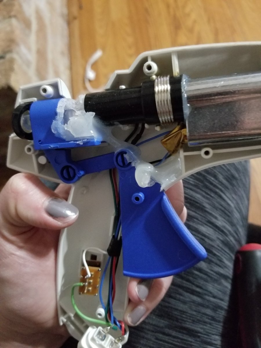 emma_hud's tweet photo. If the glue stick is smaller than recommended and would logically still fit in the gun... does not mean it should... #craftfail #gluegun #backfire https://t.co/vH1BeSVmCF