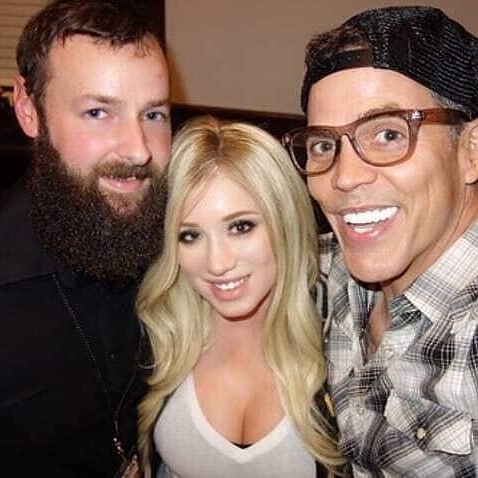 Bucket List stand up show was worth every penny! Had me choking on my food! 🤣🤣🤘 @steveo @XBaileyBrookeX<a href="/tag/mvsales"class="tags"><span>#mvsales</span></a>