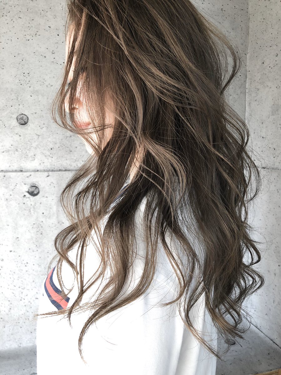 ハイライト ミルクティーベージュ ブリーチなし カット カラー トリートメント 井坂指名のみ 5940円 カット カラー トリートメント 7700円 カラー トリートメント 6900円 カット ハイライトカラー オールカラー トリートメント 円