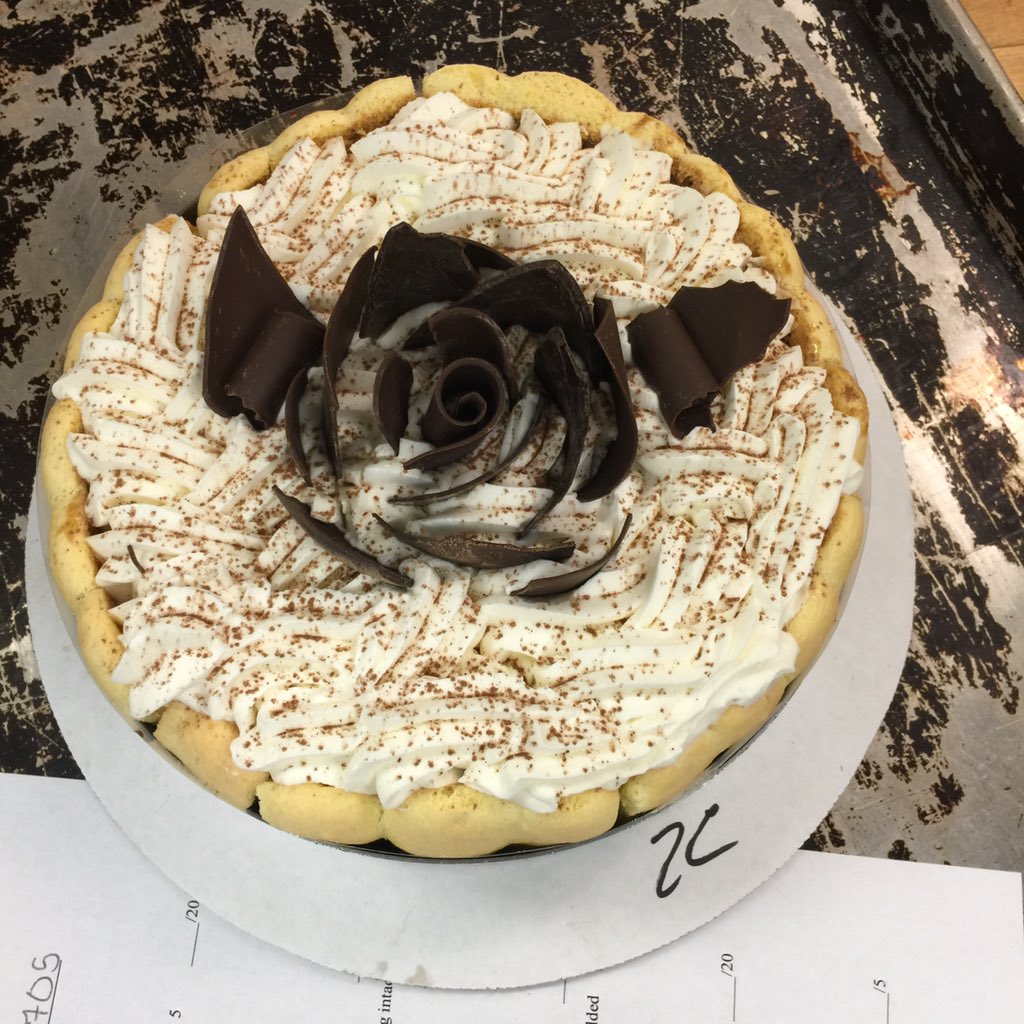 LilAbnormality's tweet image. Hello DMV! I’m starting up my bakery and I’m open for orders! Prices are negotiable and depending on location I can deliver. DM me if interested! 🥰🥳