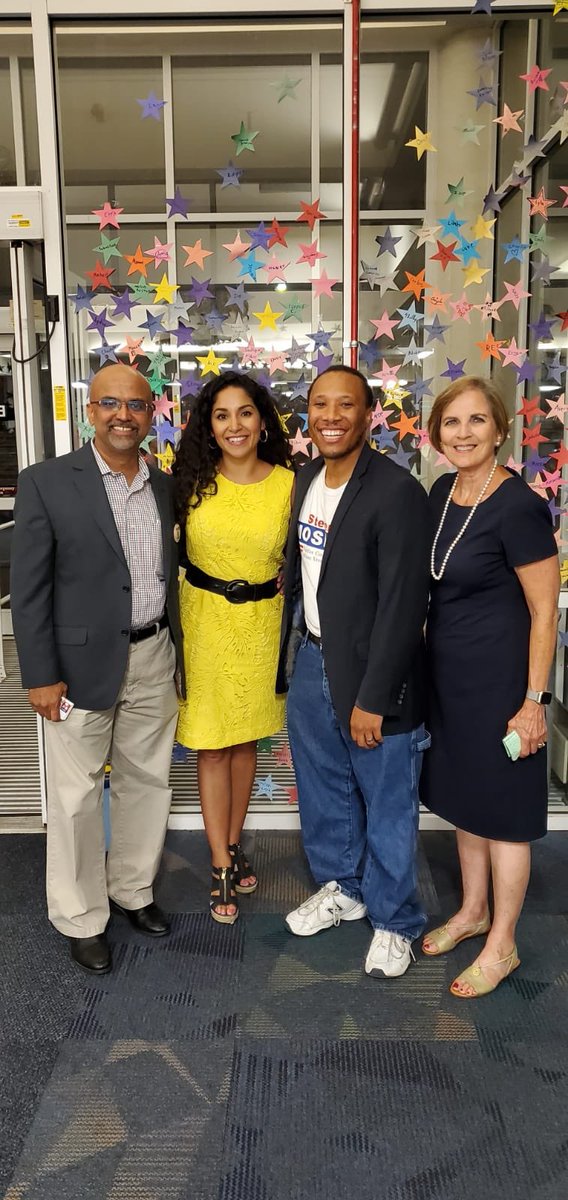 Stevendmosley's tweet photo. Thankful for a strong at large ticket standing for academic excellence and Bridging the Achievement Gap.
My friends this November vote for @Stevendmosley @VinsonPalathing
@PriscillaforFfx
@VoteCherylVA

#Votefor4 
#Vote4Steve https://t.co/NMmzVbCd68