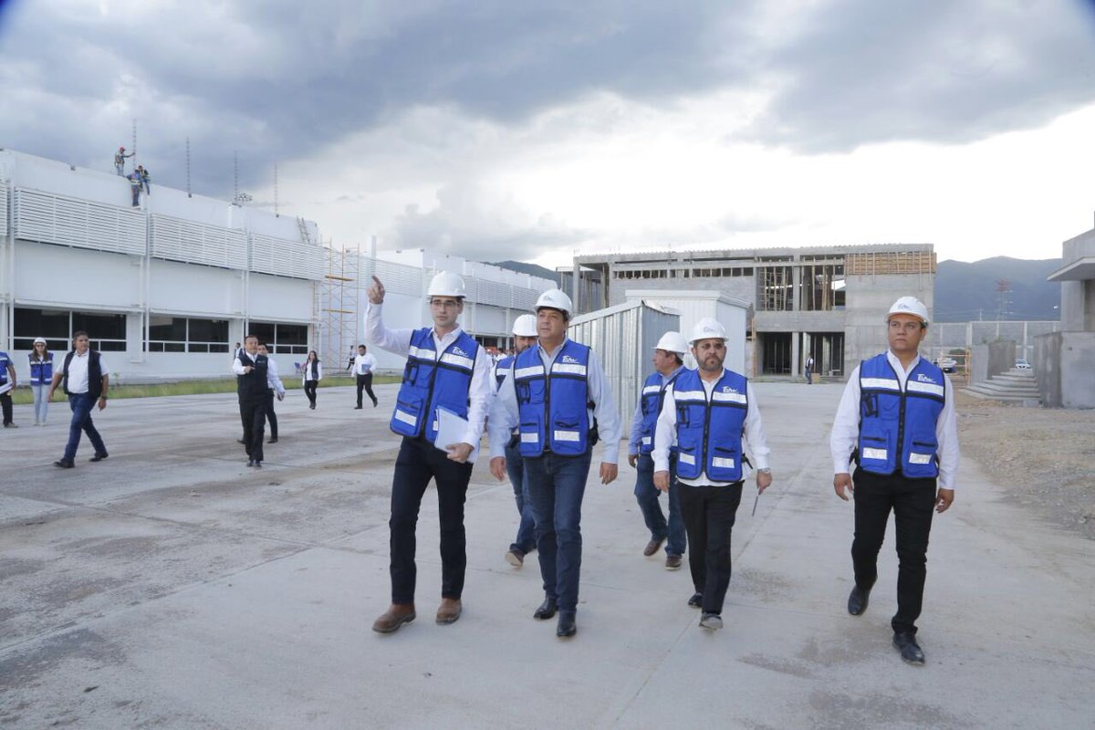 fgcabezadevaca's tweet photo. En #CdVictoria, supervisamos la ampliación de las instalaciones de la @USJTamaulipas, consistentes en la construcción de oficinas administrativas, auditorio, plaza cívica, comedor, dormitorios para cadetes y aulas. @SSP_GobTam @Obras_TAM https://t.co/kMnho2FwQ7