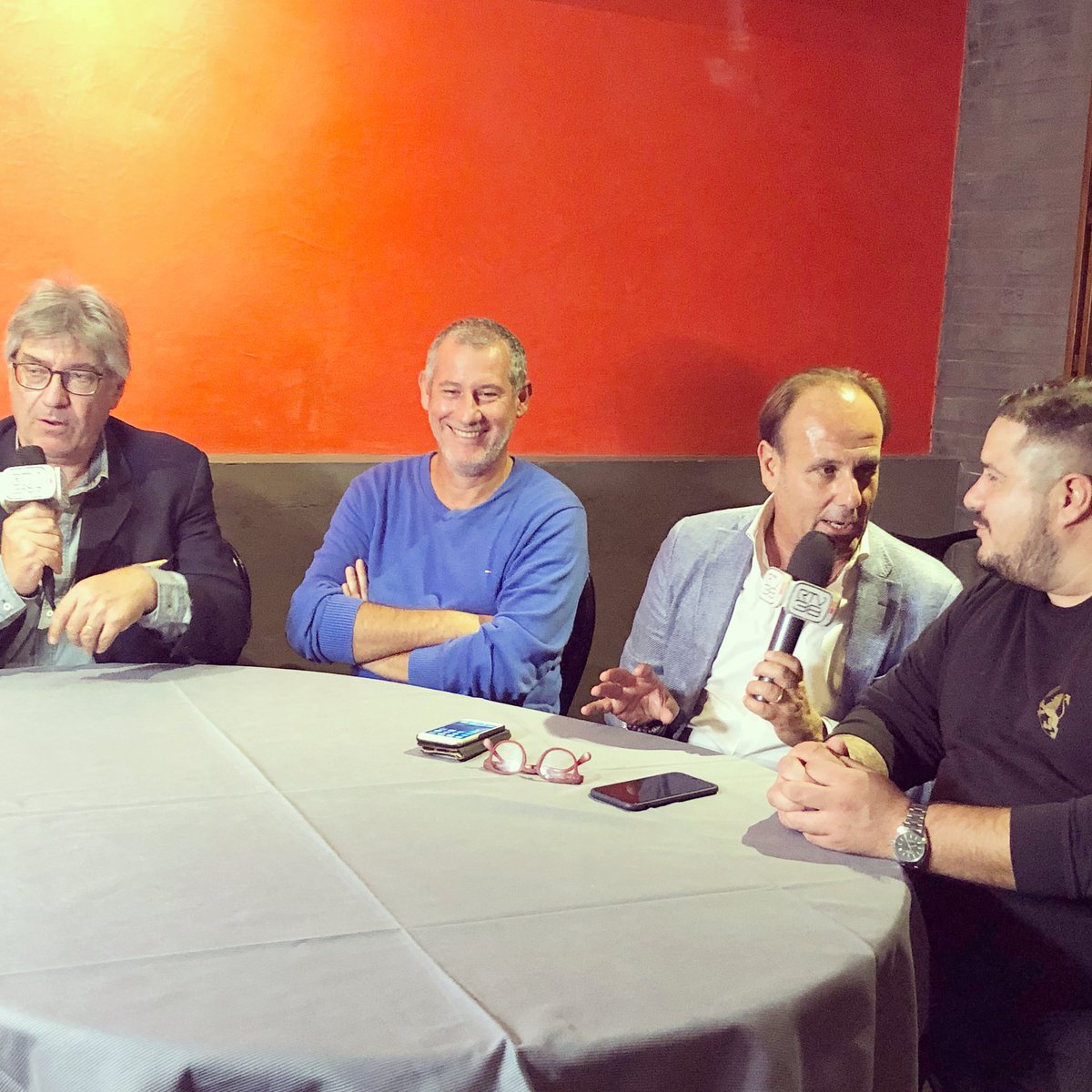 In onda dal Ristorante “Le follie di Romoaldo” su RTV 38 a “Il salotto dello sport” #calcio #trasmissione #RTV38