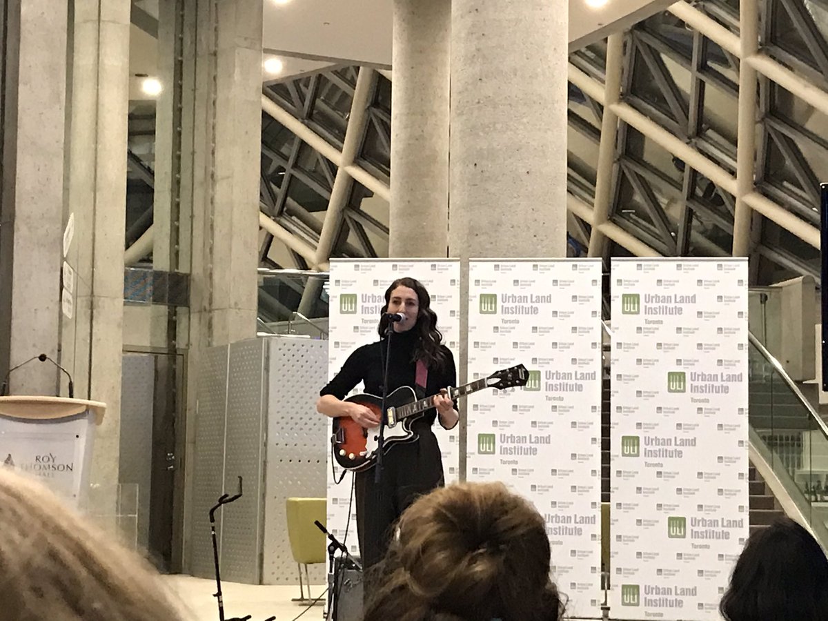 What an amazing end to an incredible @ULIToronto event: Canadian artist @hannahmusic performing after the discussion on the women behind the restoration of Massey Hall in one of my favourite Toronto buildings: Roy Thomson Hall #wlitoronto