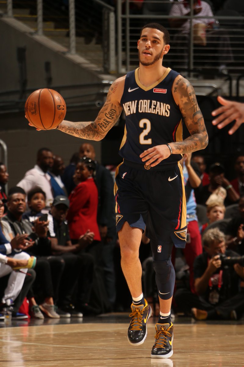 SLAMonline's tweet photo. 9⃣ points, 7⃣ dimes and 3⃣ threes from Lonzo in the first half tonight. He's officially back. https://t.co/AXT9wFSaK3