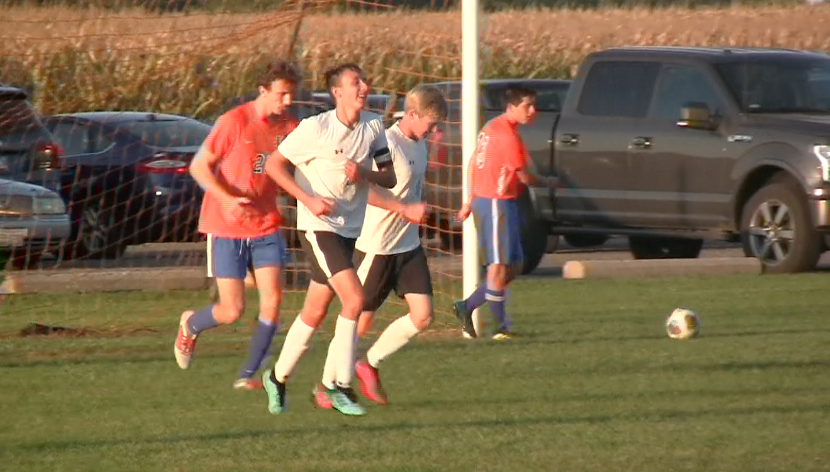 Channel1450com's tweet image. Hawknadoes Fly Past North Mac For Comfortable Senior Day Win: (HIGHLIGHTS) channel1450.com/2019/10/07/haw…