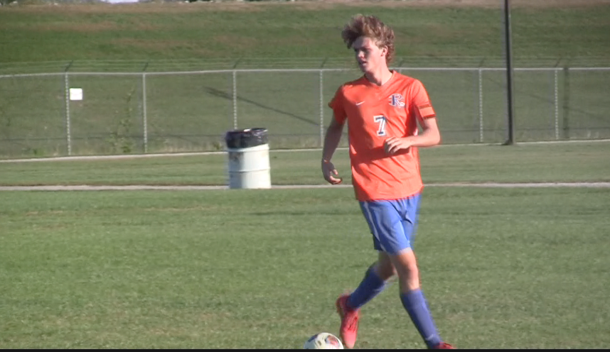 Channel1450com's tweet image. Hawknadoes Fly Past North Mac For Comfortable Senior Day Win: (HIGHLIGHTS) channel1450.com/2019/10/07/haw…