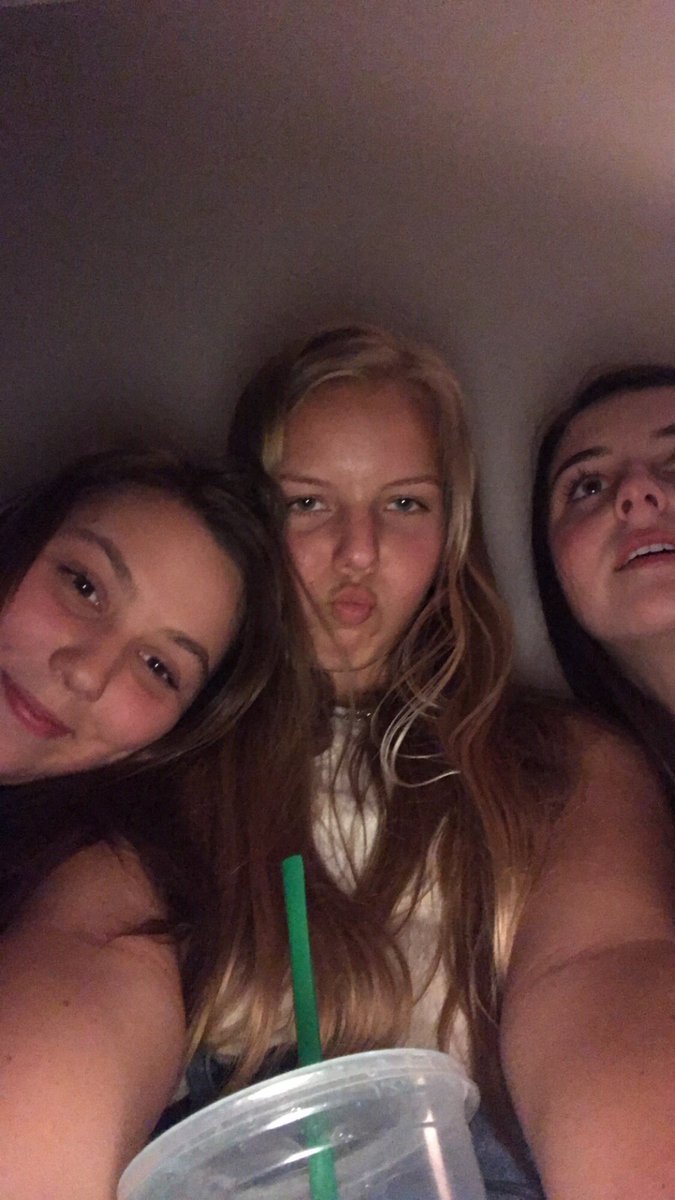 BessMosier's tweet photo. Happy birthday @caroline8484h !! Thanks for always being there for me even if we haven’t talked in a while!! I love and miss you!💕 hang soon!!! https://t.co/xE9jSlGg30