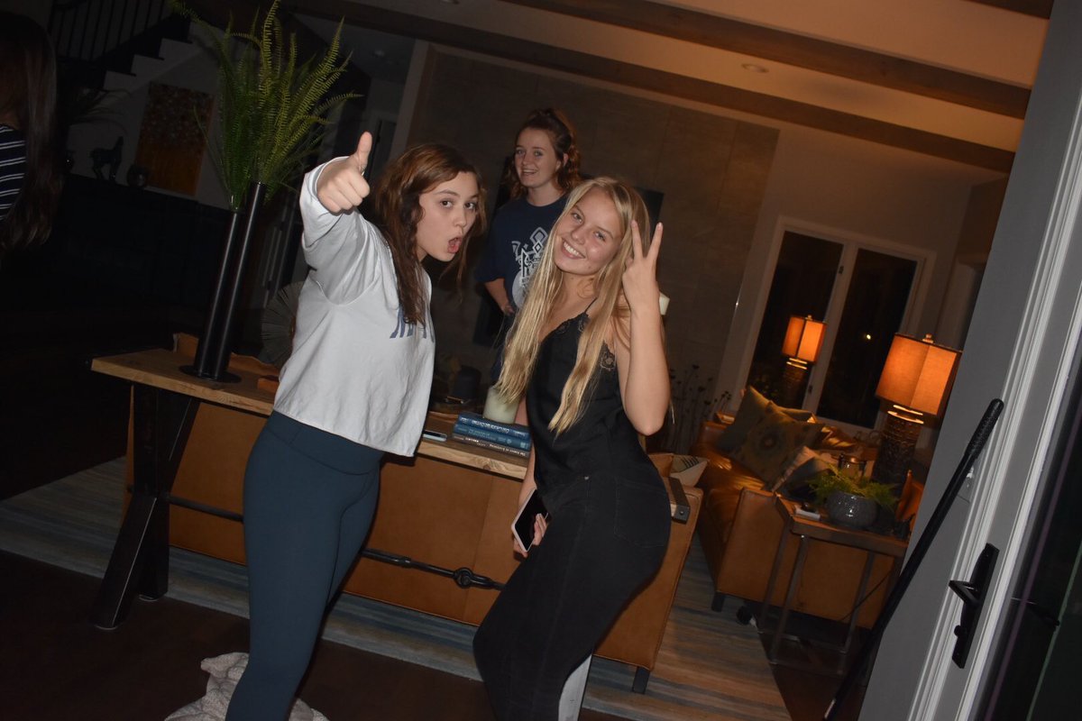 BessMosier's tweet photo. Happy birthday @caroline8484h !! Thanks for always being there for me even if we haven’t talked in a while!! I love and miss you!💕 hang soon!!! https://t.co/xE9jSlGg30