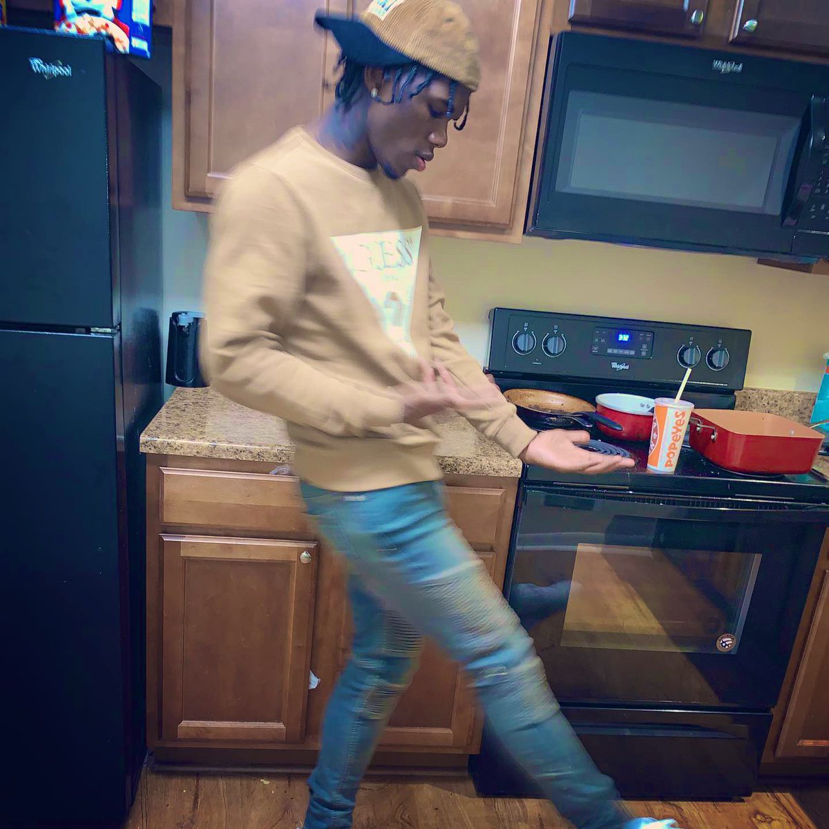LoadyGangNic's tweet photo. Iโm yo mfn hitta, Iโm yo big fist ๐๐ฝ, Iโm a shark ๐ฆ up in that water ๐ฆ they just fish-es ๐ , Ima cook em on my daughter they get fish sticcd ๐จ๐ฝโ๐ณ #Loady ๐๐ค๐พ https://t.co/t2m6k7mKt2
