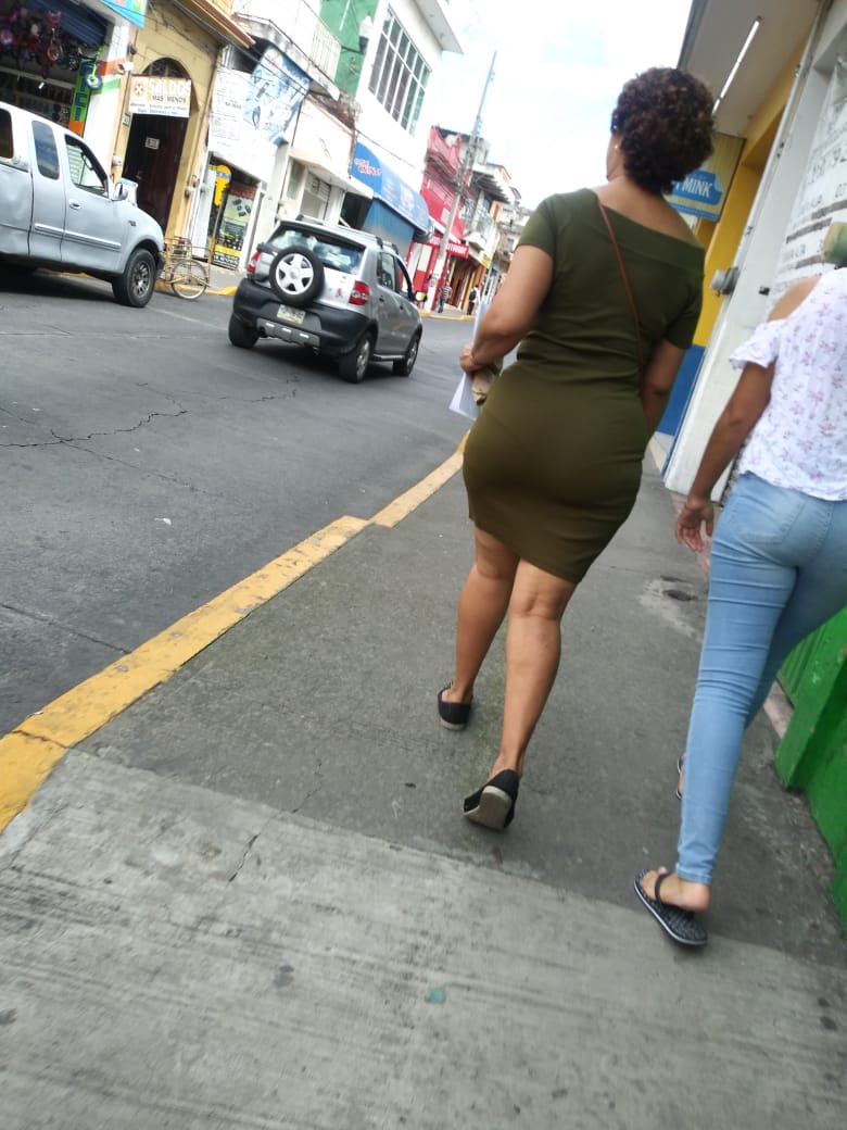 Spy2113's tweet photo. Culo maduro 🍑🤤📸🔥 que buena madura @ArianaS18607120  #Putivestido 👗👙😈🔥🤤🍑❤ https://t.co/UAHSBYncSO