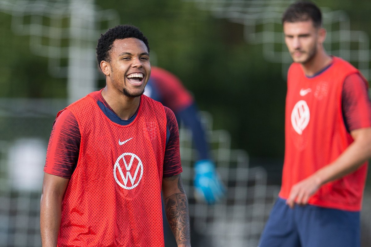 USMNT's tweet image. All 😀 on the field today as guys recovered from games and travel over the weekend.

Back to work on Tuesday to prepare for our first 
@CNationsLeague match vs. 🇨🇺!