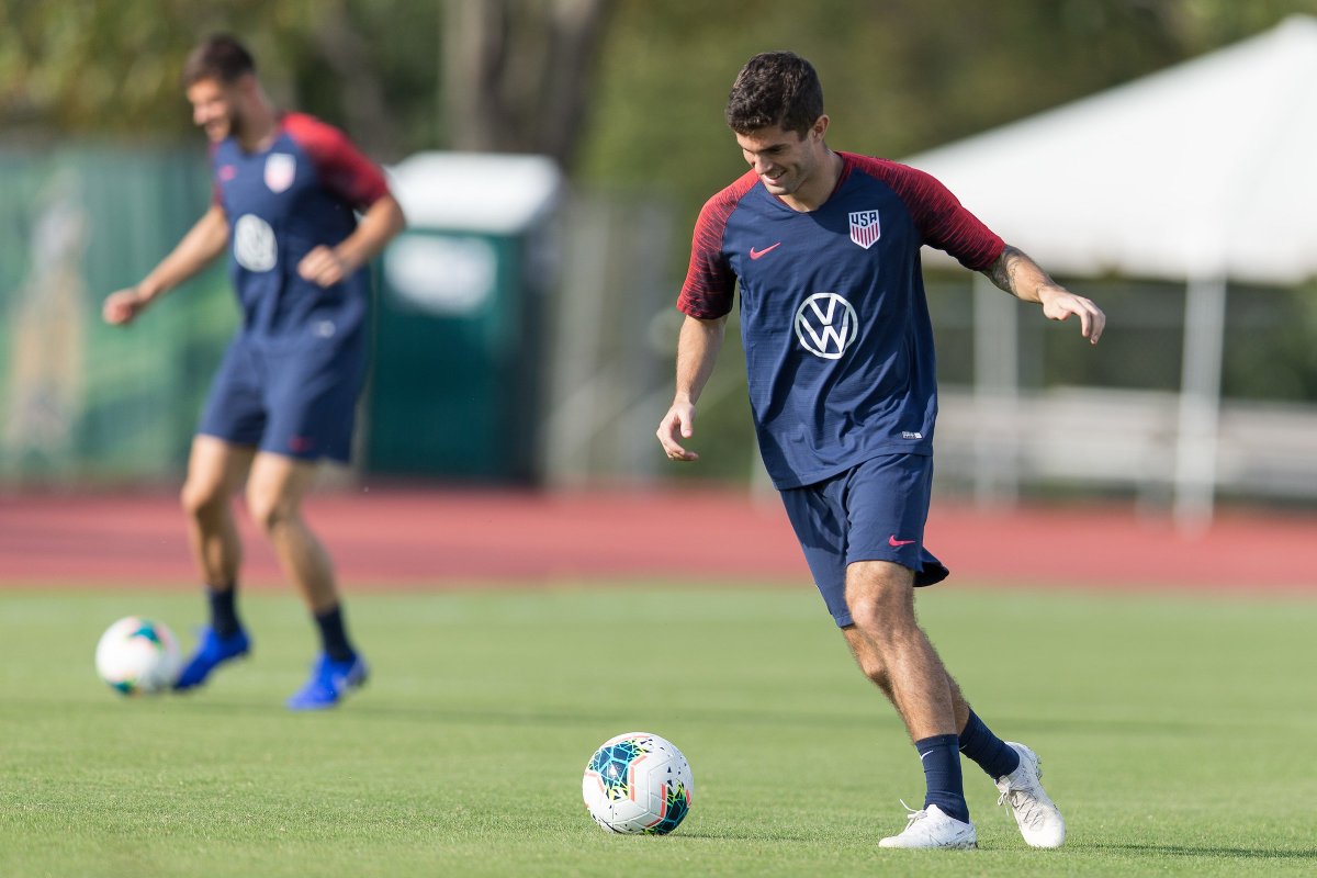 USMNT's tweet image. All 😀 on the field today as guys recovered from games and travel over the weekend.

Back to work on Tuesday to prepare for our first 
@CNationsLeague match vs. 🇨🇺!