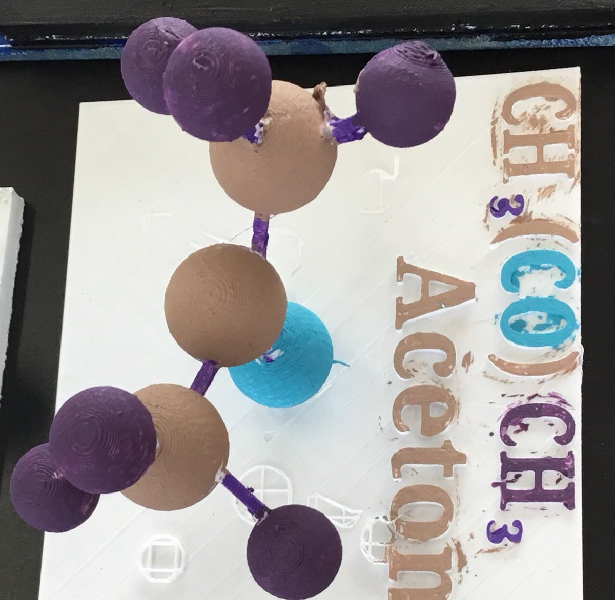 P4. Utilizar diferentes espacio fuera del aula es sumamente importante para desarrollar habilidades de los alumnos, les comparto proyecto me impresión 3D de molécula clase de química #AppleEDUchatES <a href="/InstitutoMater/">Mater Sagrado Corazón</a>