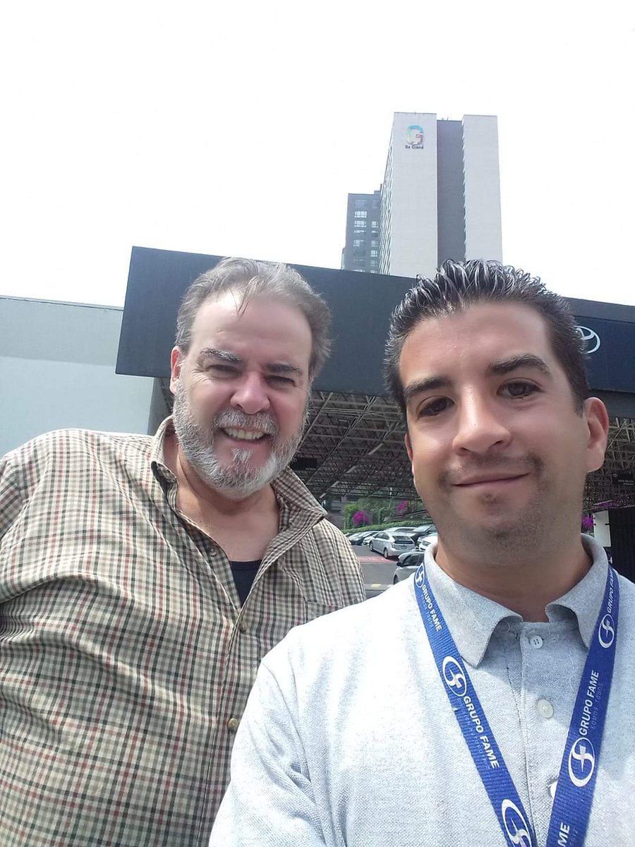CesarEvora_FC's tweet photo. Una fotito con el señor # cesar evora

#FotoFB #FabianBarajas https://t.co/mxcUjLmyAh